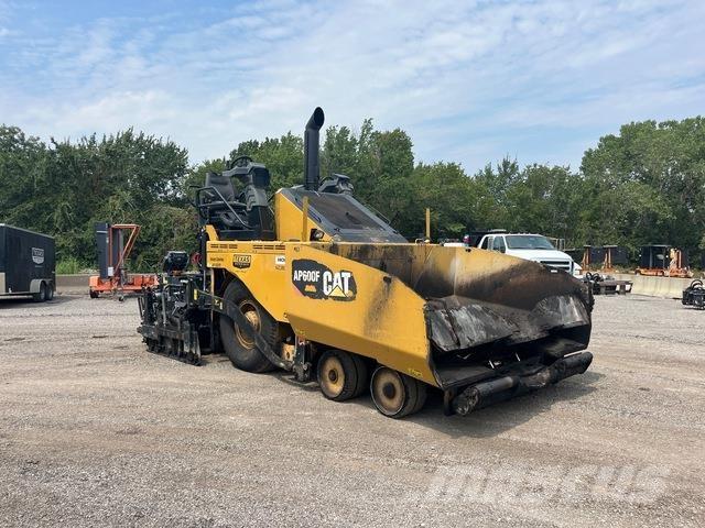 CAT AP600F Асфальтовкладачі
