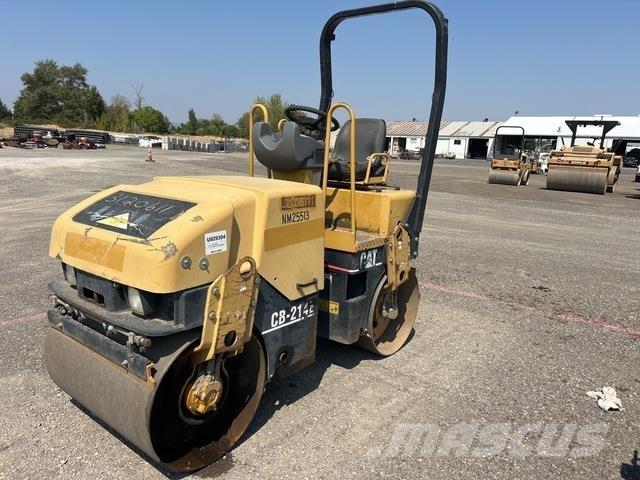 CAT CB-214E Котки тротуарні