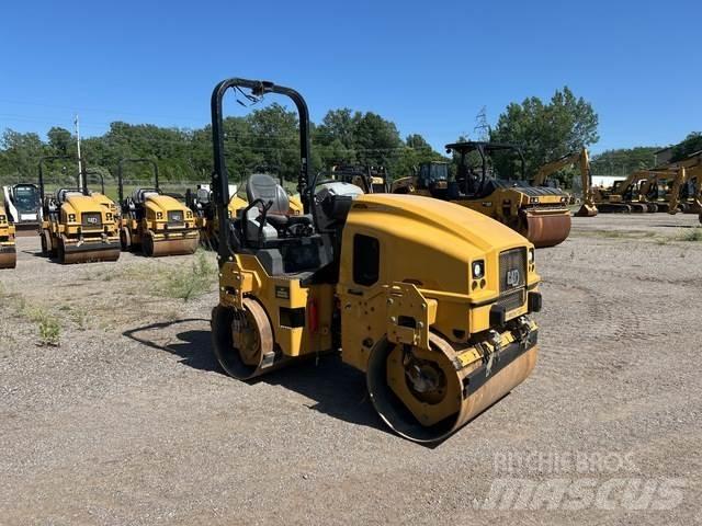 CAT CB2.7 Котки тротуарні