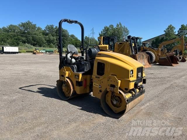 CAT CB2.7 Котки тротуарні