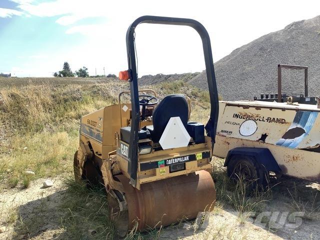 CAT CB224C Котки тротуарні