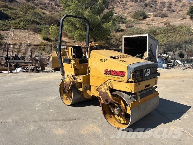 CAT CB224C Котки тротуарні