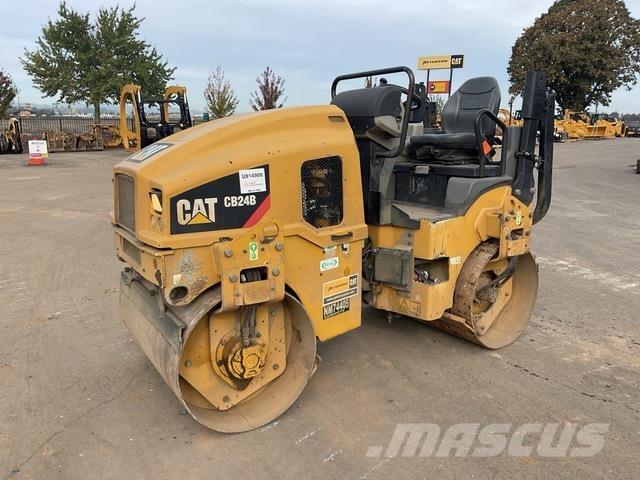 CAT CB24B Котки тротуарні