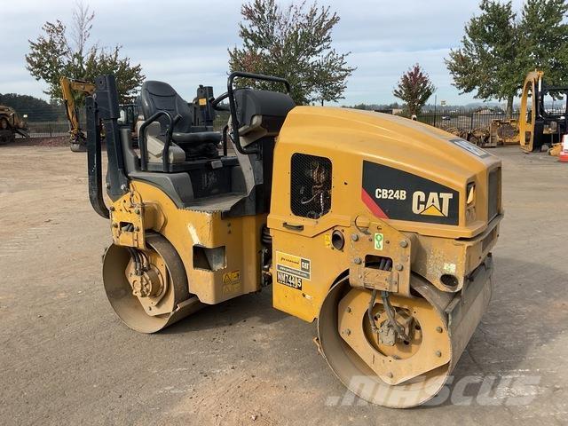 CAT CB24B Котки тротуарні