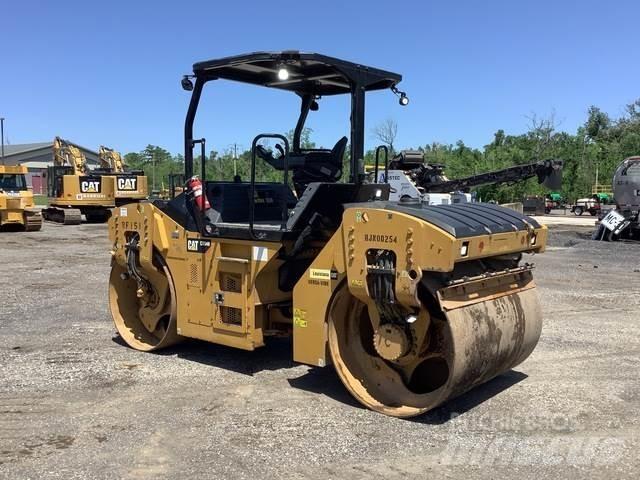 CAT CB54B Котки тротуарні