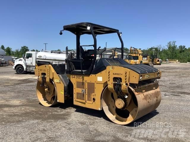 CAT CB54B Котки тротуарні