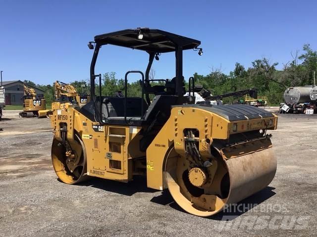 CAT CB54B Котки тротуарні
