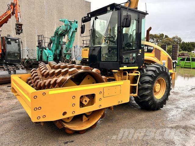 CAT CP54B Грунтові котки