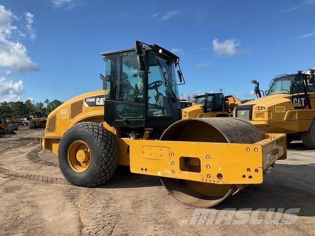 CAT CS66B Грунтові котки