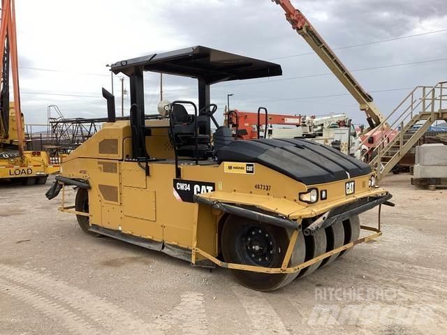 CAT CW34 Пневматичні катки