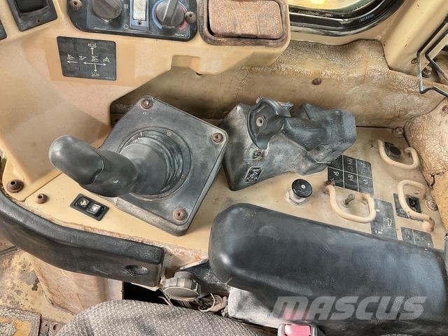 CAT D10R Гусеничні бульдозери