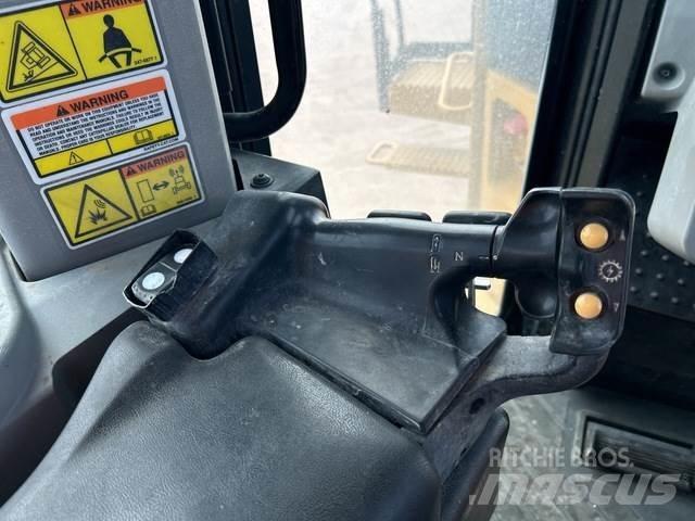 CAT D10T2 Гусеничні бульдозери
