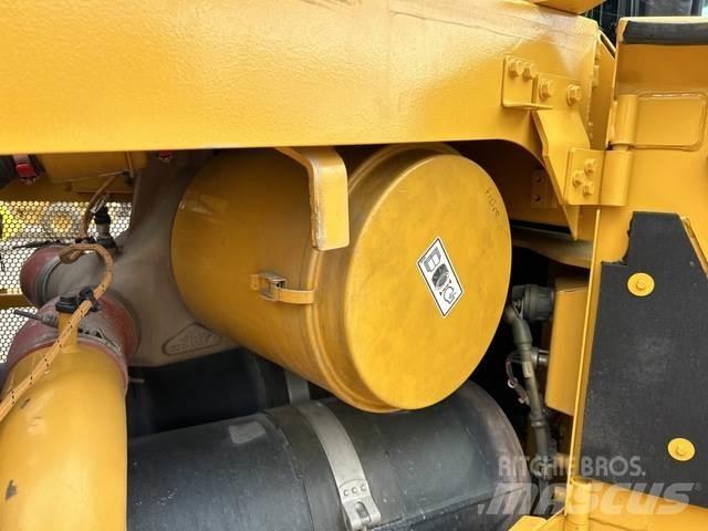 CAT D10T2 Гусеничні бульдозери