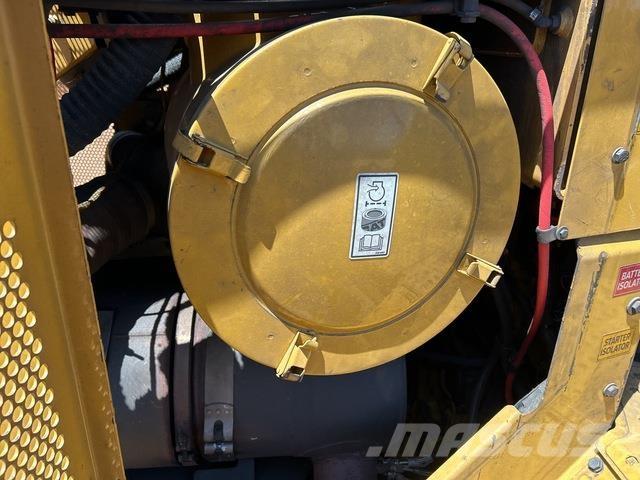 CAT D11T Гусеничні бульдозери