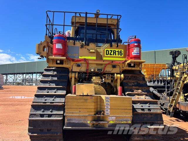 CAT D11T Гусеничні бульдозери
