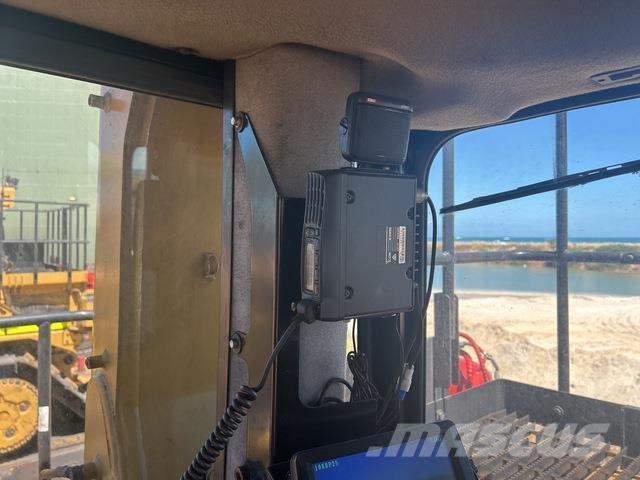 CAT D11T Гусеничні бульдозери