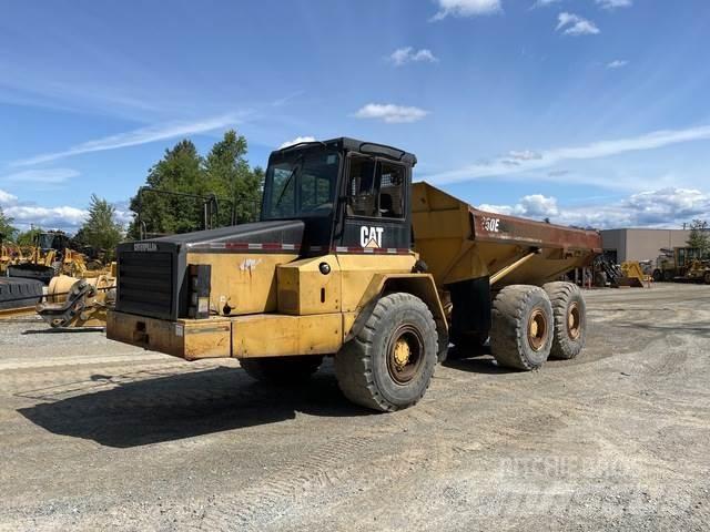 CAT D250E Зчленовані самоскиди