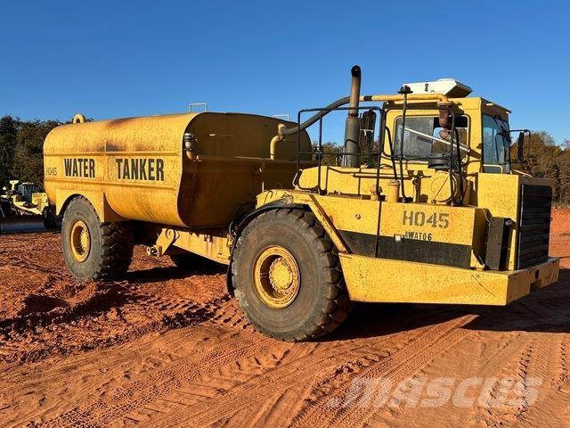 CAT D25D Поливальні машини