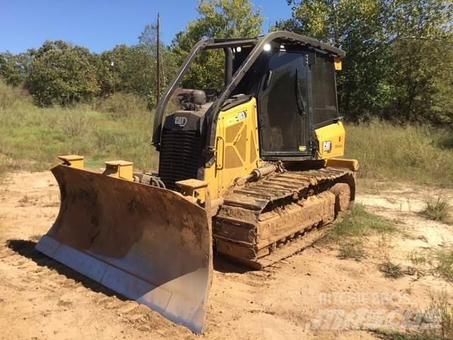 CAT D3 Гусеничні бульдозери
