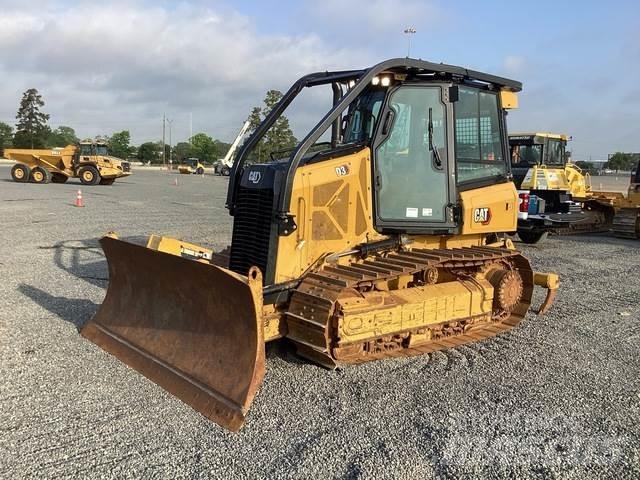 CAT D3 Гусеничні бульдозери