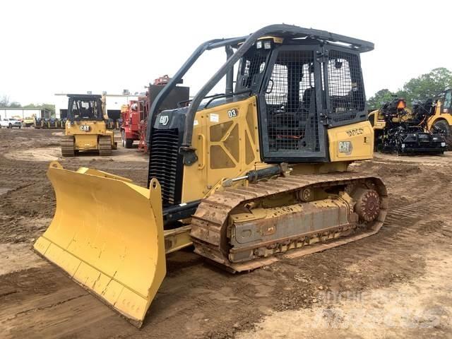 CAT D3 Гусеничні бульдозери