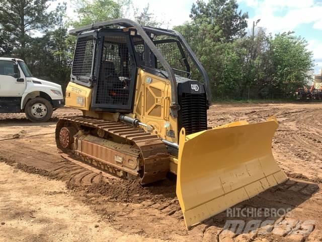 CAT D3 Гусеничні бульдозери