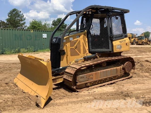 CAT D3 Гусеничні бульдозери