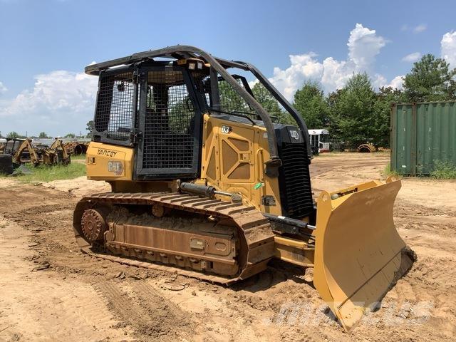 CAT D3 Гусеничні бульдозери