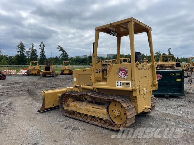 CAT D3B Гусеничні бульдозери