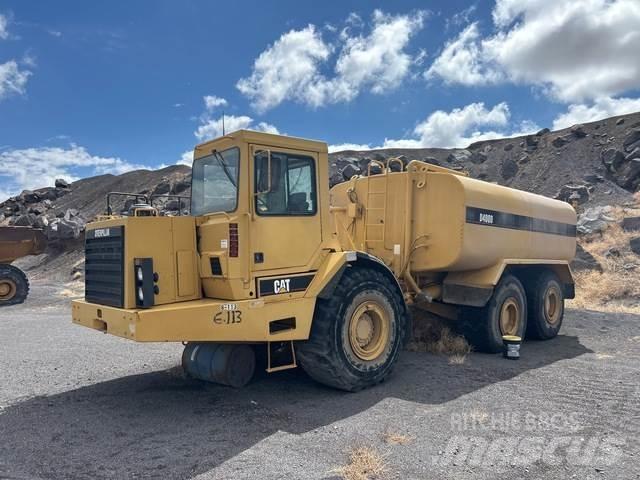 CAT D400D Поливальні машини