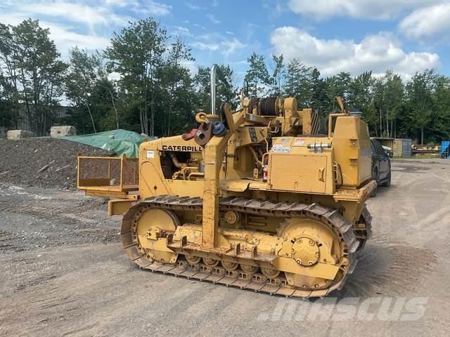CAT D4E 20 Трубоукладачі