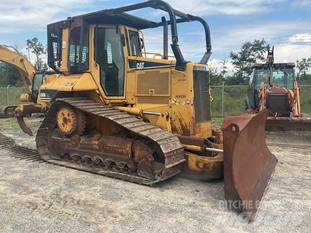 CAT D6N XL Гусеничні бульдозери