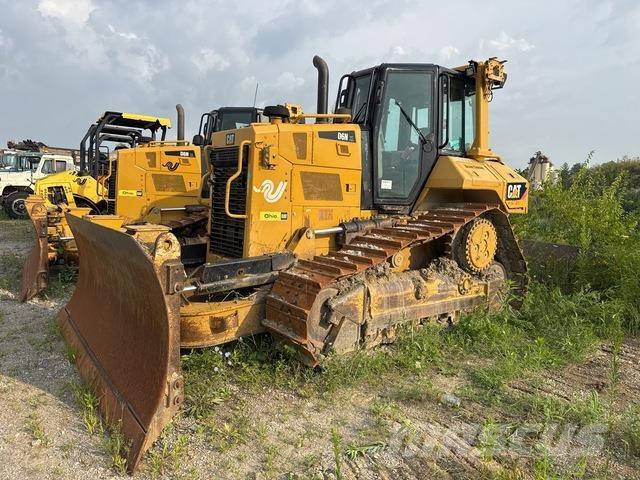 CAT D6N XL Гусеничні бульдозери