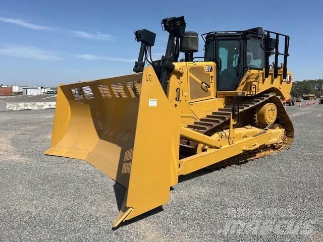 CAT D7 Гусеничні бульдозери