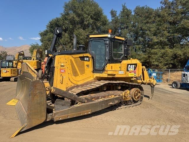 CAT D7E Гусеничні бульдозери