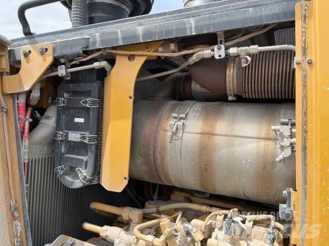 CAT D8T Гусеничні бульдозери