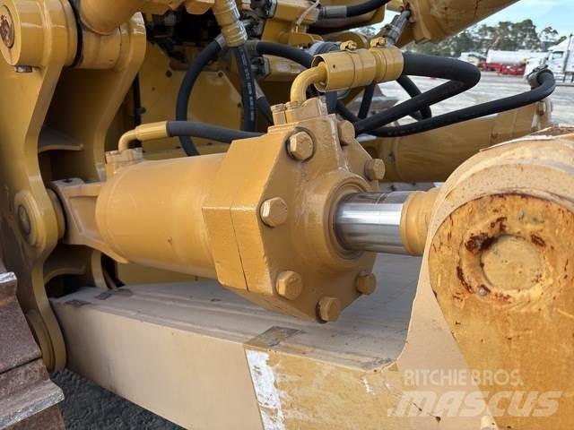 CAT D8T Гусеничні бульдозери