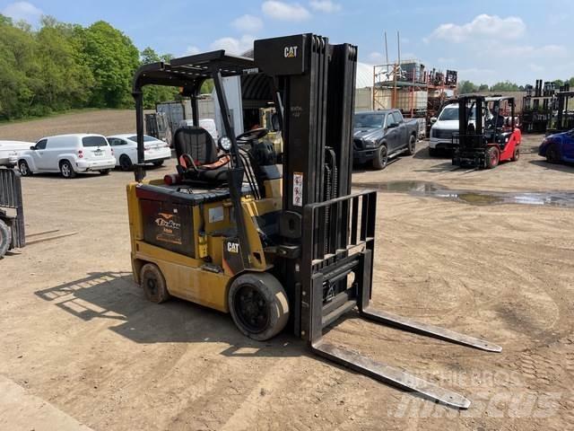 CAT E5000 Електронавантажувачі