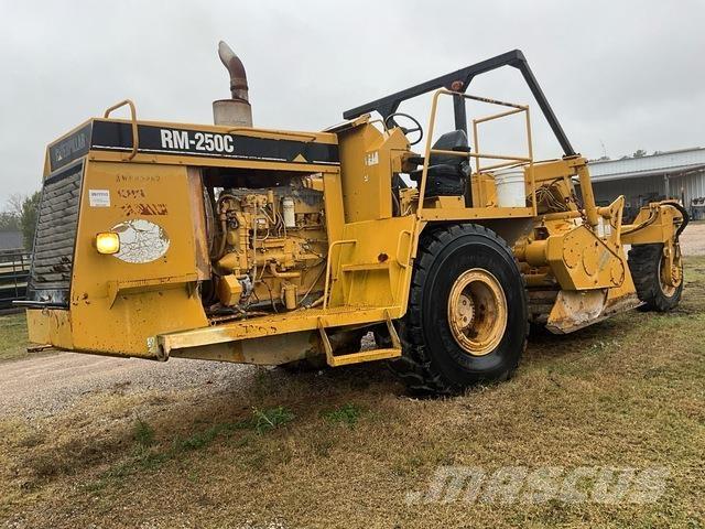 CAT RM-250C Ущільнювачі грунту