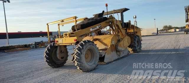 CAT RM300 Ущільнювачі грунту