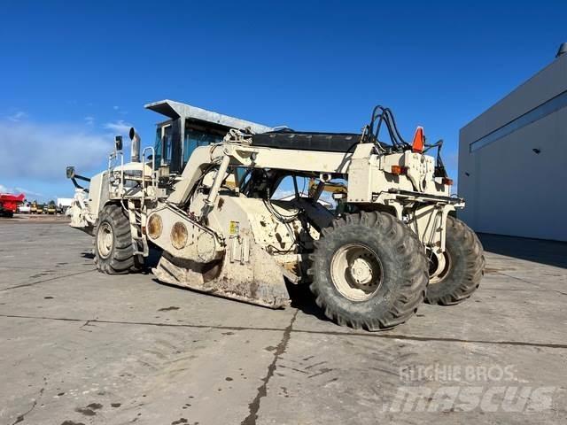 CAT RM500 Ущільнювачі грунту