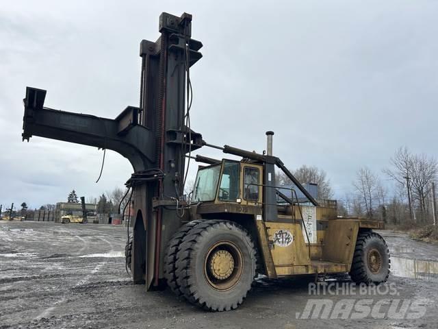 CAT V900 Навантажувачі для контейнерів