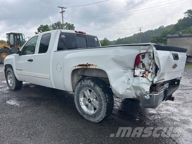 Chevrolet 1500 Пікапи / Бічне розвантаження