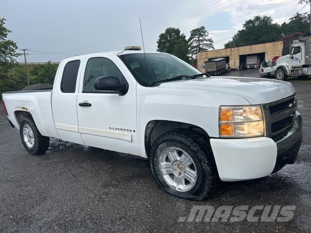 Chevrolet 1500 Пікапи / Бічне розвантаження