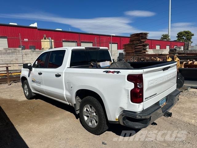 Chevrolet 1500 Пікапи / Бічне розвантаження