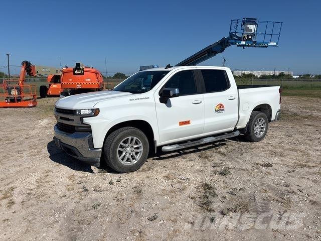 Chevrolet 1500 Пікапи / Бічне розвантаження