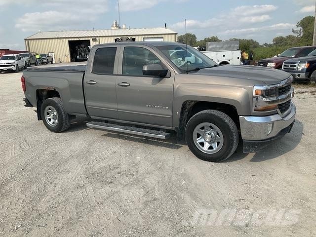 Chevrolet 1500 Пікапи / Бічне розвантаження