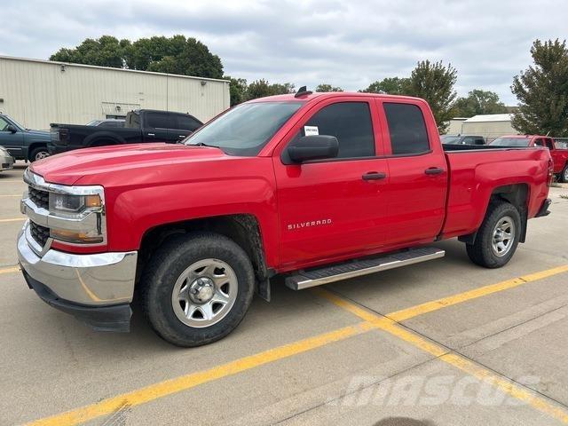 Chevrolet 1500 Пікапи / Бічне розвантаження