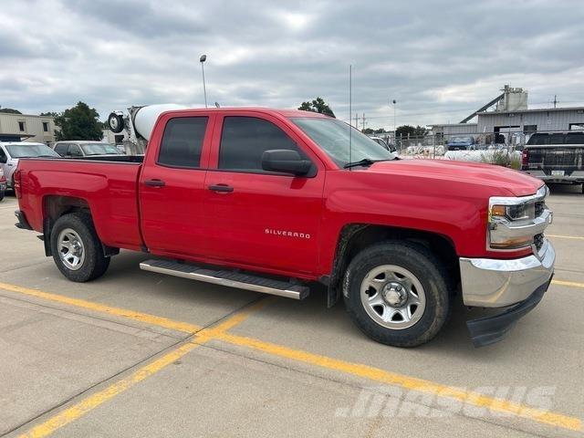 Chevrolet 1500 Пікапи / Бічне розвантаження