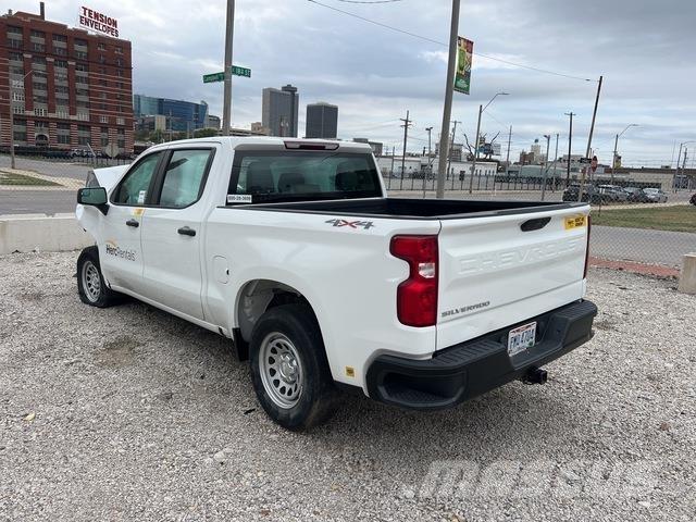 Chevrolet 1500 Пікапи / Бічне розвантаження